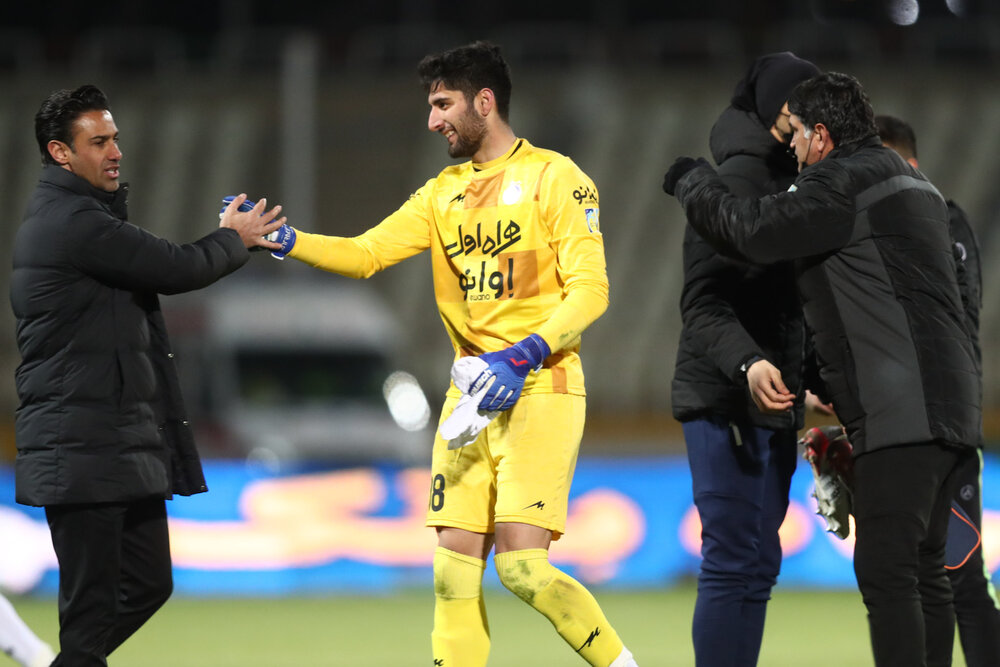 دستان جادویی این پسر ناجی استقلال شد/عکس