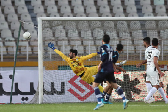 دستان جادویی این پسر منجی استقلال شد+عکس