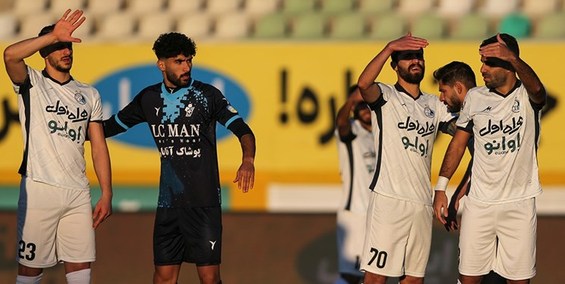 بیانی: حاضرم استقلال بد بازی کند ولی قهرمان شود