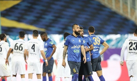 ذوب آهن رسما خواستار تغییر نتیجه بازی با استقلال شد/ ۲ بازیکن آبی ها غیرقانونی بازی کردند؟