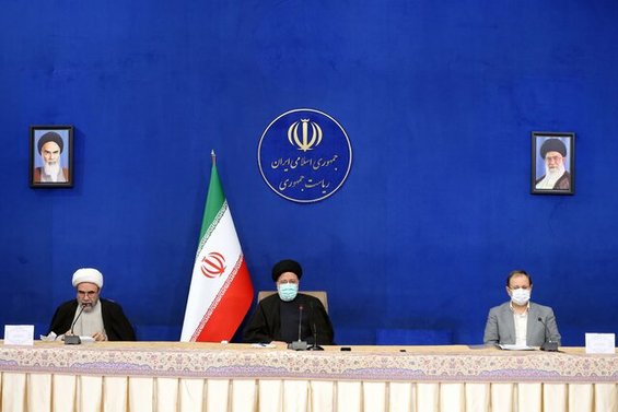 باید با تحریم و تحریف مبارزه کرد/ بهترین تبیینکننده خط امام(ره)، رهبر انقلاب هستند