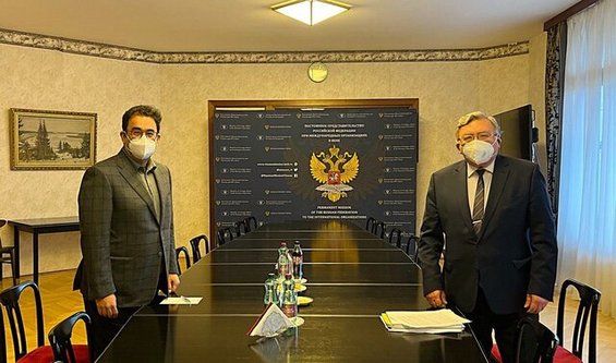 رایزنی اولیانوف و همتای کویتیاش درباره مذاکرات وین