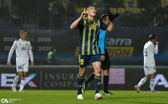 مقایسه ۲ بازیکن ازبک استقلال و پرسپولیس