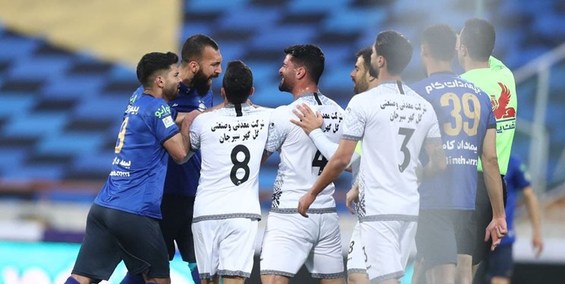 کارشناس داوری نیمه اول بازی گل‌گهر و استقلال