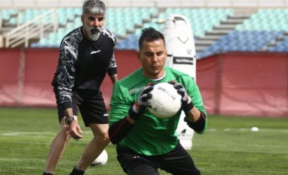 همین حالا از پرسپولیس بروید!/ حمله وحشتناک به دو پرسپولیسی
