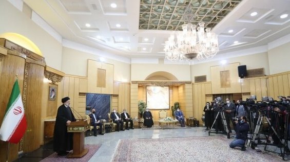 رئیس جمهور: سفر به قطر گامی در جهت فعال شدن ارتباطات با کشورهای خلیج فارس است