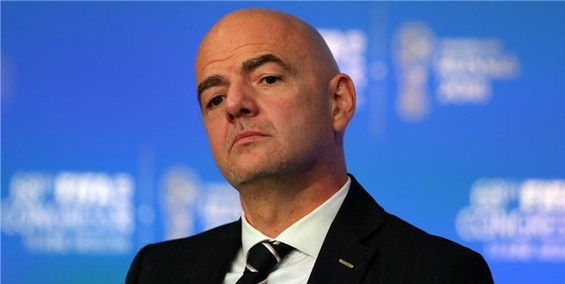 رئیس فیفا تماشاگر بازی رقبای ایران می شود