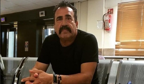 مجیدی ۱۰ میلیون منصوریان را بدهد تا آه او دامنش را نگیرد/ استقلالی ها همیشه از پرسپولیس می ترسند