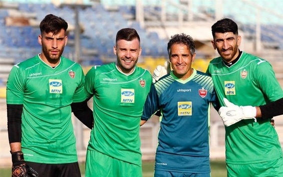 چرا حتما حامد لک باید دروازه بان پرسپولیس باشد؟/ گوهری نباید همیشه روی نیمکت بنشیند
