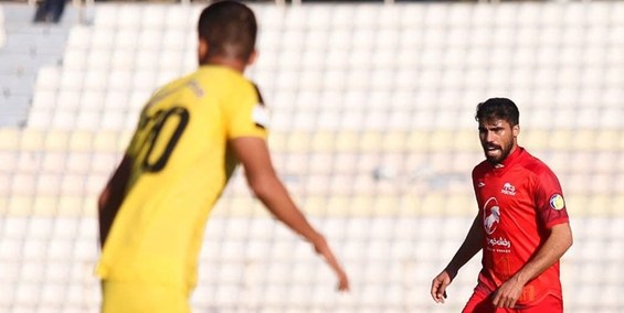 ماجرای اختلاف هافبک استقلالی با تراکتوری‌ها