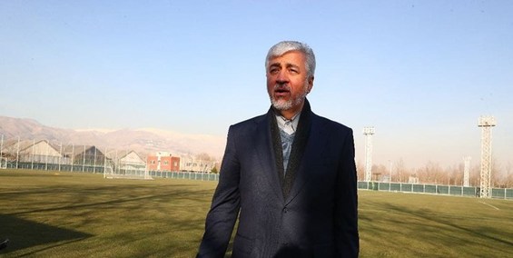 واکنش وزیر ورزش به اعتراض کاپیتان پرسپولیس	و استعفای یحیی گل محمدی