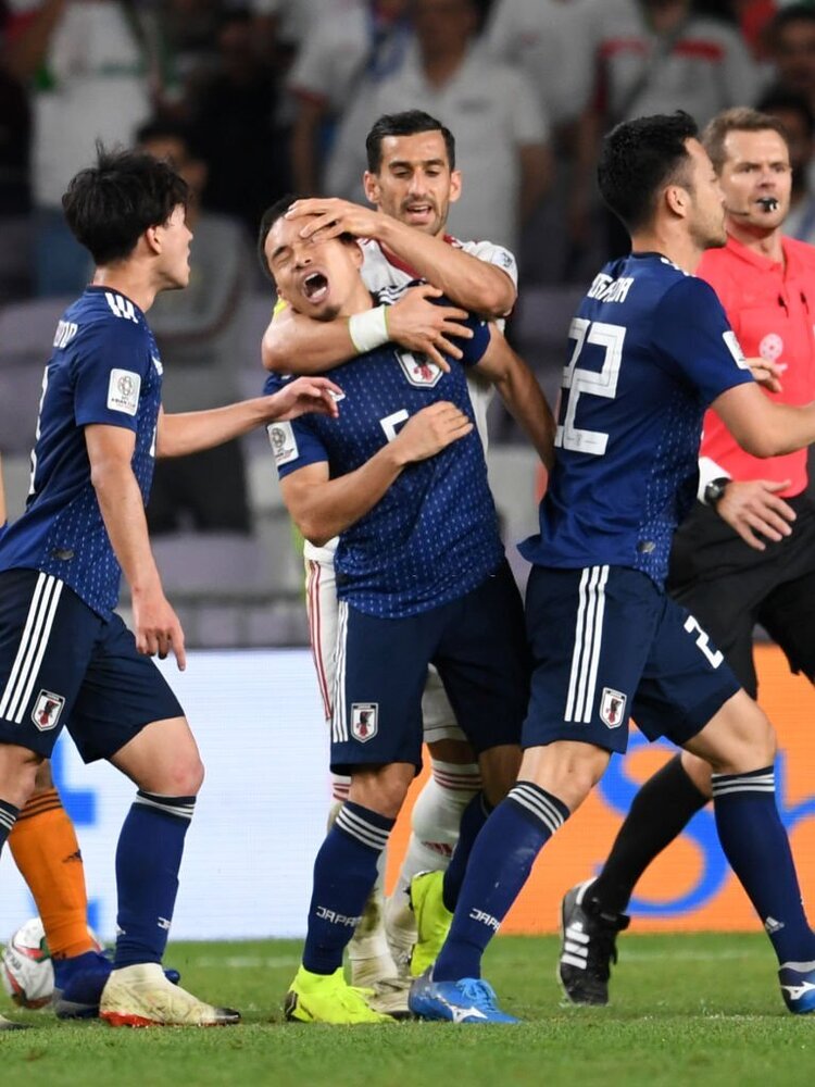 حاج&zwnj;صفی و گرفتن گردن یک ژاپنی!/عکس