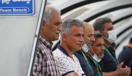 رژه رفتن یزدانی و مرادمند چه‎ دردی از این مملکت دوا می کند؟/ سرمایه های فوتبال باید پشت میز بنشیند؟