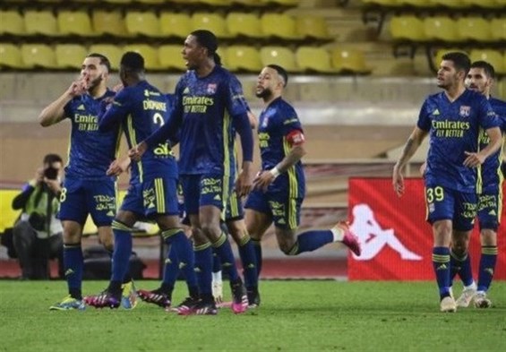لوشامپیونه| لیون ۱۰ نفره با غلبه بر موناکو به کسب سهمیه لیگ قهرمانان امیدوار ماند
