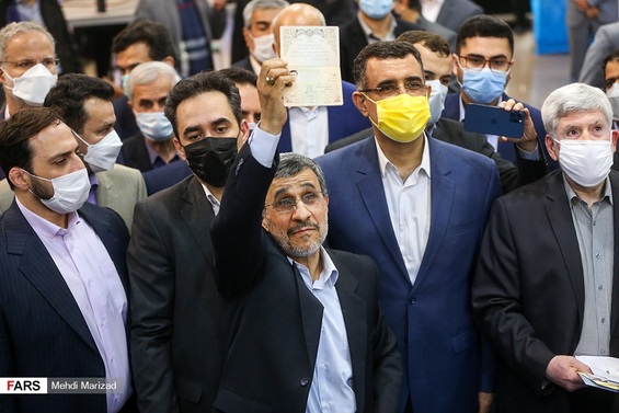 محمود احمدی نژاد رسما از سیاست ایران حذف می شود؟