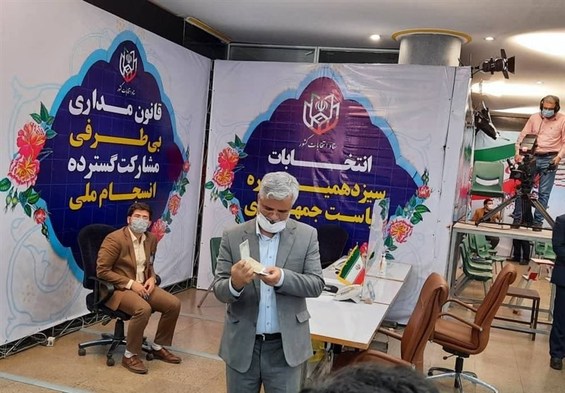 ثبت نام محمود صادقی در انتخابات ریاست جمهوری