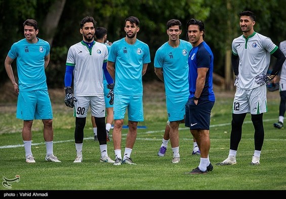 پزشک مدنظر فرهاد مجیدی مدرک لازم را ندارد + سند
