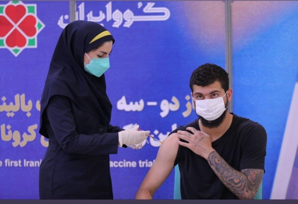 مدافع استقلال واکسن ایرانی تزریق کرد/ عکس