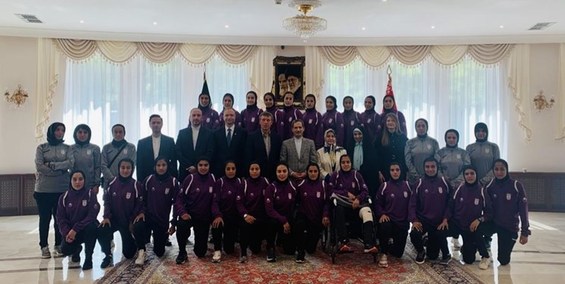 حضور تیم ملی فوتبال بانوان در سفارت ایران در بلاروس