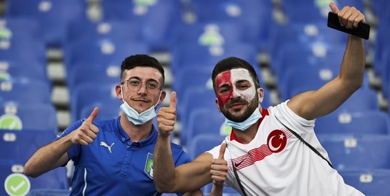 یورو 2020|حضور هواداران پرشور ترکیه در استادیوم المپیکو برای بازی افتتاحیه+عکس