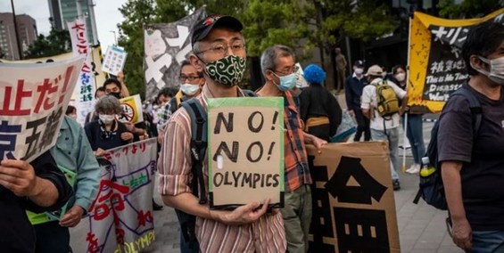 ادامه مخالفت عمومی با برگزاری المپیک درخواست برای تعویق دوباره