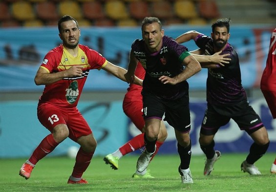 منافی: اشتباهات داوری بازی پیکان و سپاهان تکرار نشود، پرسپولیس قهرمان خواهد شد