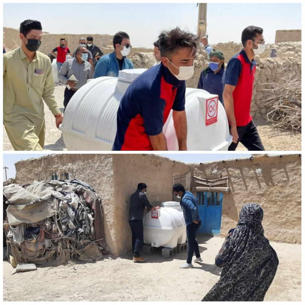 توزیع مخازن هزار لیتری آب در روستای کندوکه بخش هیرمند سیستان و بلوچستان توزیع مخازن هزار لیتری آب در روستای کندوکه بخش هیرمند سیستان و بلوچستان