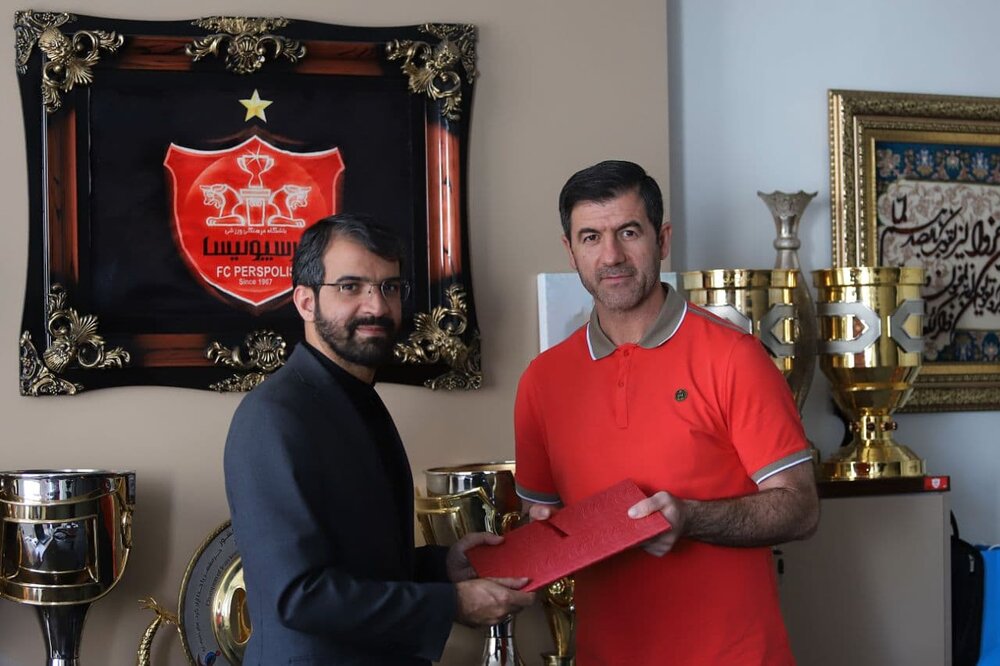 قرارداد باقری با پرسپولیس تمدید شد+عکس قرارداد باقری با پرسپولیس تمدید شد+عکس