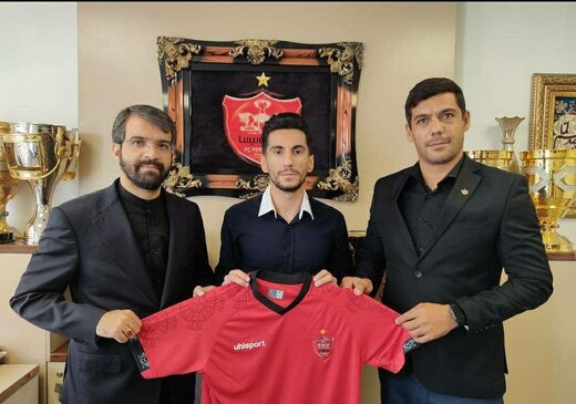 شیری ۲ ساله با پرسپولیس بست+عکس شیری ۲ ساله با پرسپولیس بست+عکس