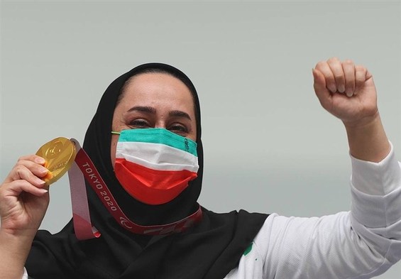 پارالمپیک ۲۰۲۰| جوانمردی پرچمدار کاروان ایران در مراسم اختتامیه