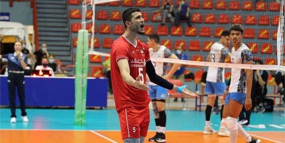 والیبال جوانان جهان| مصدومیت شدید بازیکن ایران  توخته زمین را ترک کرد