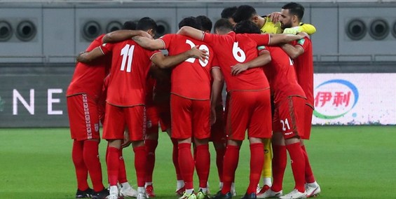 هجوم اماراتی‌ها به ورزشگاه برای حضور در بازی با ایران+عکس