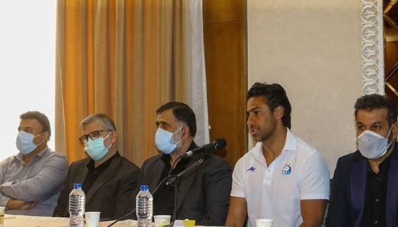 مخالفان و منتقدان مدیرعامل استقلال چه می کنند؟