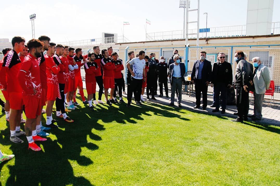 پنجره نقل و انتقالات تراکتور باز شد پنجره نقل و انتقالات تراکتور باز شد