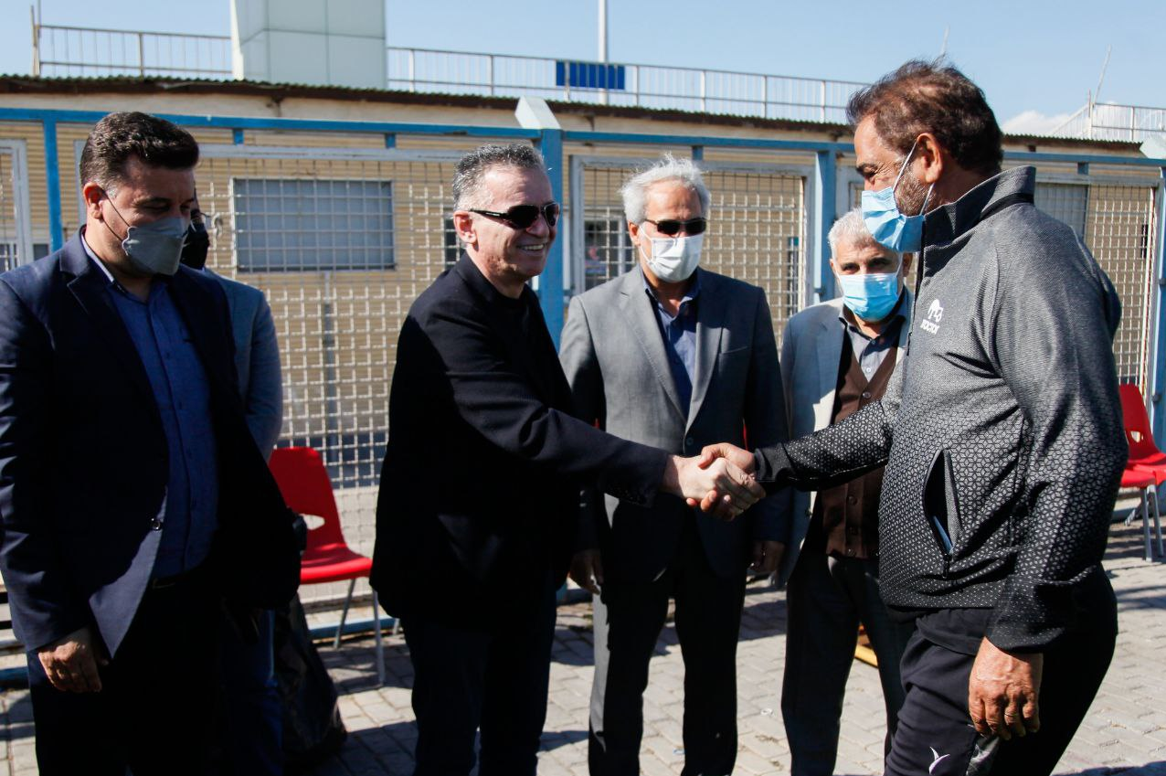 پنجره نقل و انتقالات تراکتور باز شد پنجره نقل و انتقالات تراکتور باز شد