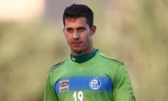 دلیل اضافه نشدن دروازه بان استقلال به تراکتور مشخص شد