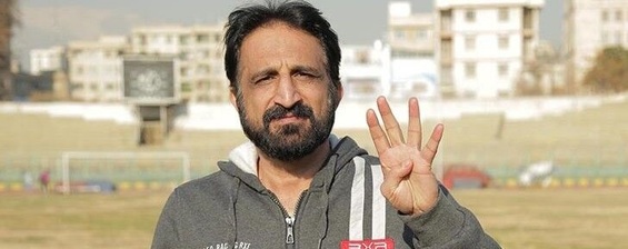 مربیان و بازیکنان استقلال جام بگیرند و تو دهان آنها بزنند!