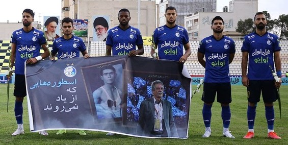 حاشیه بازی فجر سپاسی و استقلال| عکس پورحیدری روی نیمکت آبی ها/اشتباه عجیب گزارشگر و عصبانیت قاسمی نژاد+عکس