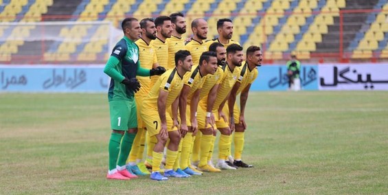 حاشیه بازی فجر و استقلال| تجمع عجیب و نامنظم در راهروهای حافظیه