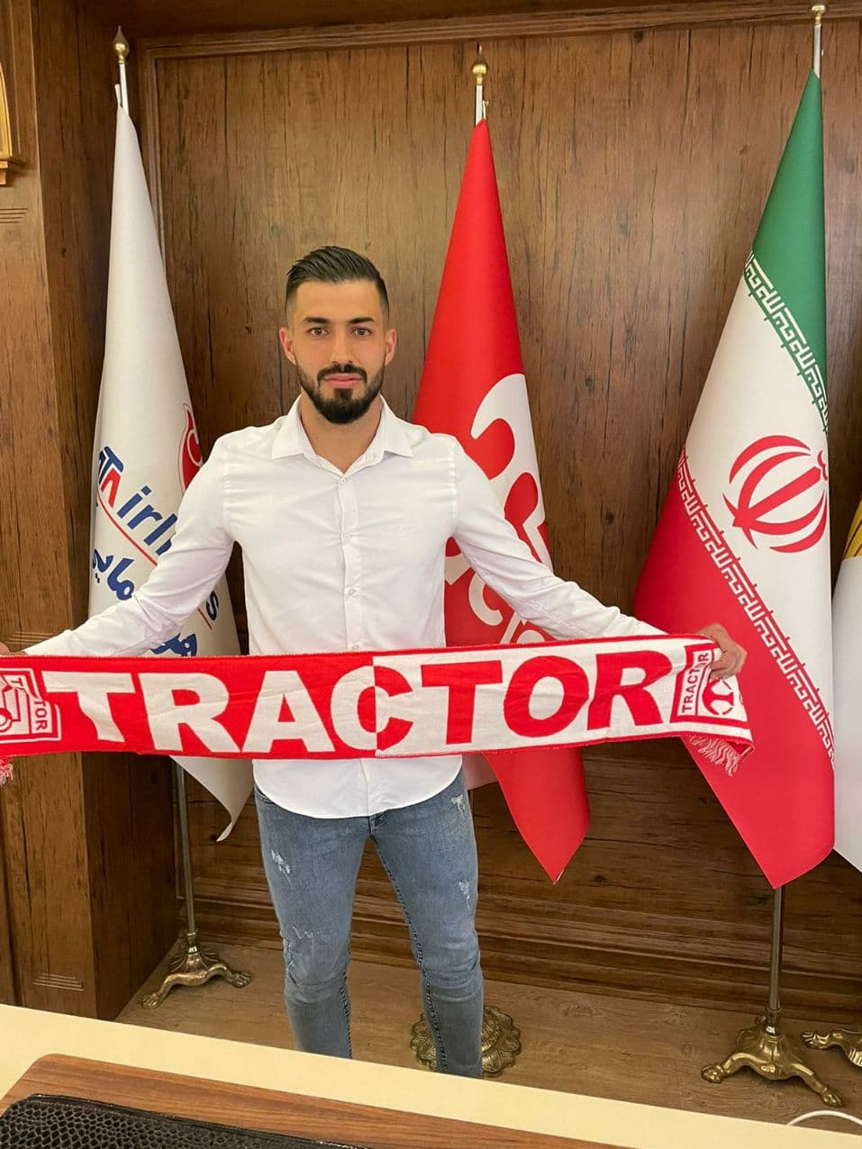 بازیکن پرسپولیس به تراکتور پیوست+عکس بازیکن پرسپولیس به تراکتور پیوست+عکس