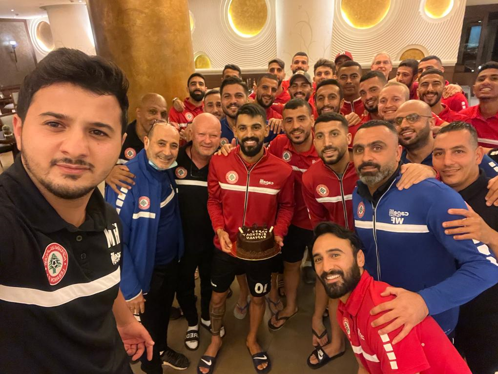 جشن تولد برای کاپیتان لبنان+عکس