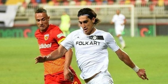 مدافع سابق استقلال مصدوم شد+عکس