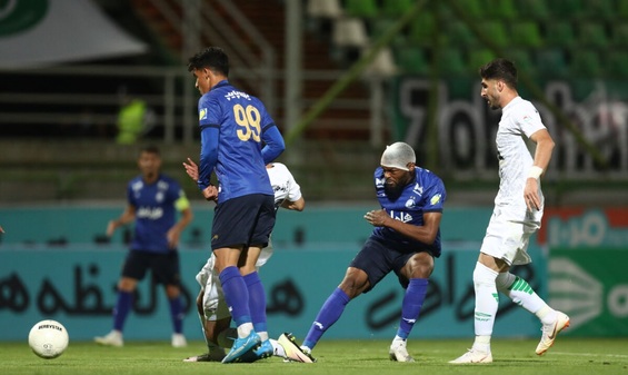 بررسی کامل صحنه‌های مشکوک بازی ذوب آهن - استقلال