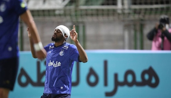 حمله هواداران پرسپولیس به وزیر/ پرسپولیسیها «یامگا» میخواهند!