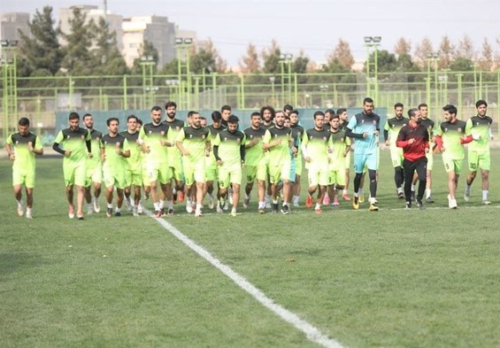 پایان اعتصاب در مشهد؛ بازیکنان پدیده با میثاقیان تمرین کردند +عکس