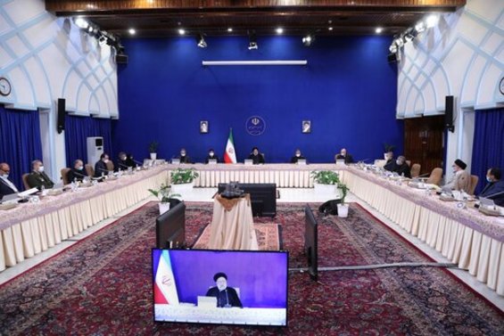 رئیسی: بنده و دولت از هزینه کردن آبرو برای نجات اقتصاد کشور دریغ نمی‌کنیم