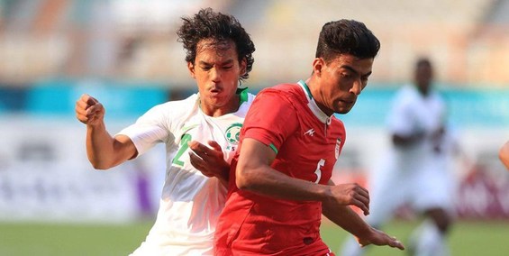 حاشیه بازی تیم امید ایران و تاجیکستان| اعتراض بازیکن ایران به داور و 4 گل در 25 دقیقه