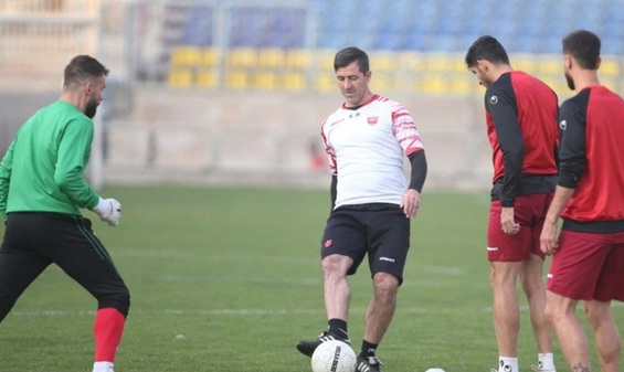 پرسپولیسیها قبل از دربی اعتصاب میکنند؟