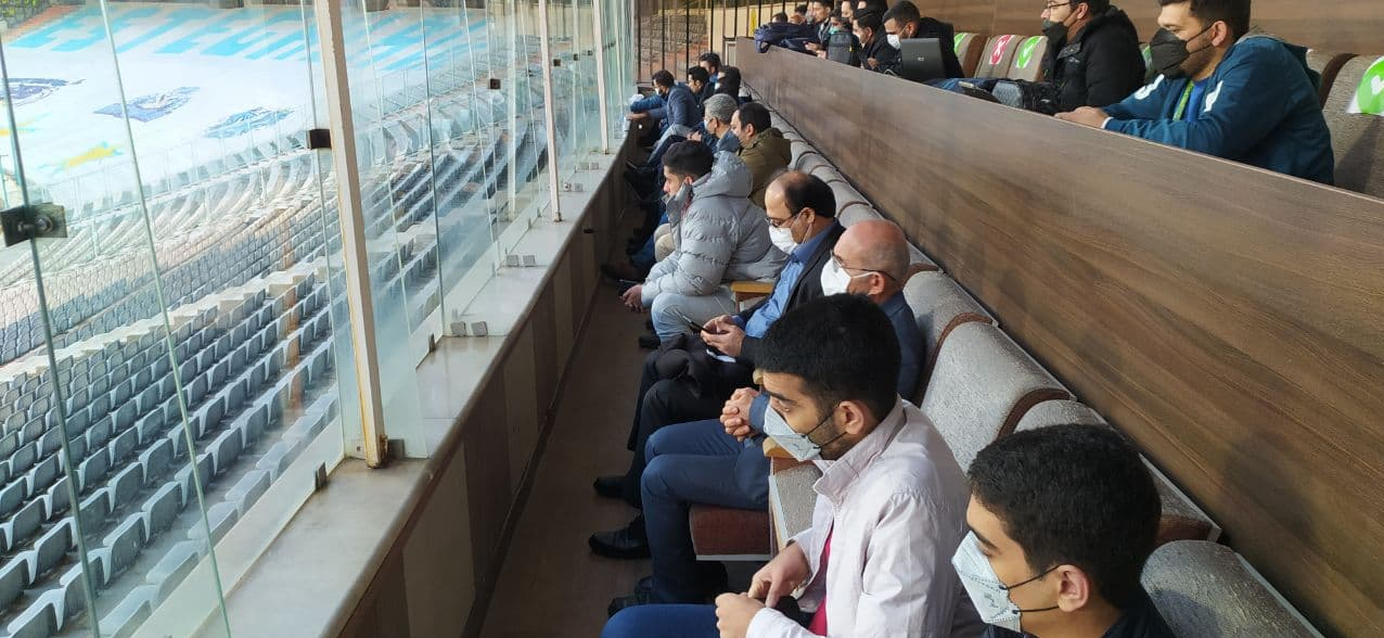 حاشیه دربی 97| اعتراض شدید مجیدی به داور/جایگاه خبرنگاران در اختیار افراد متفرقه+عکس