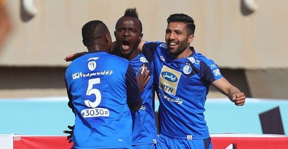 دیاباته را نمی‌دانم اما من را در استقلال آزردند